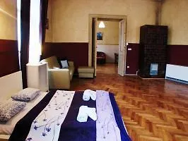 Old Town Studios Bed And Breakfast Bed & Breakfast