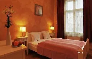 Bed & Breakfast Old Town Studios Bed And Breakfast 3*